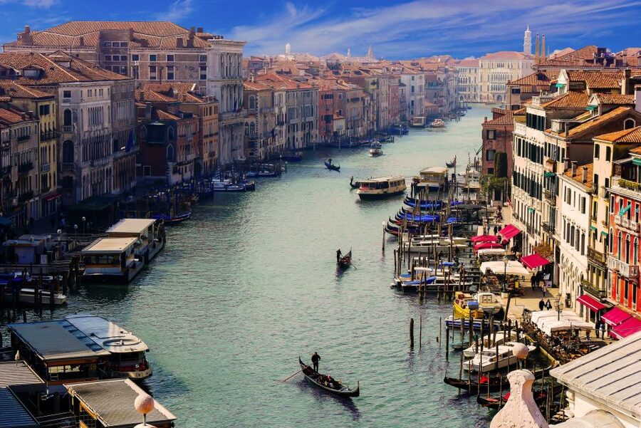 From Milan: Venice and Verona Full-Day Tour by Train - Juliet’s Balcony and the Romance Side of Verona