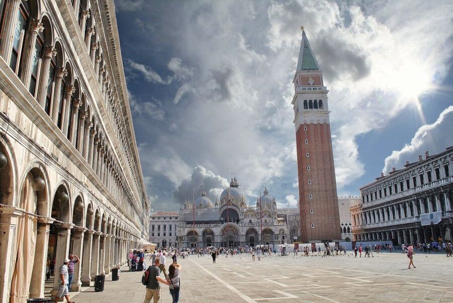 From Milan: Venice and Verona Full-Day Tour by Train - St Mark’s Square, the Basilica, and the Bridge of Sighs