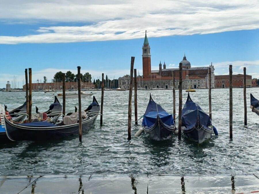 From Milan: Venice City Highlights Guided Day Trip - Meeting points, pickup, and what the timing feels like