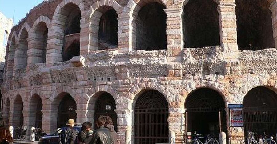 From Milan: Verona and Lake Garda Guided Day Trip - Start in Milan: how the meeting point sets the tone