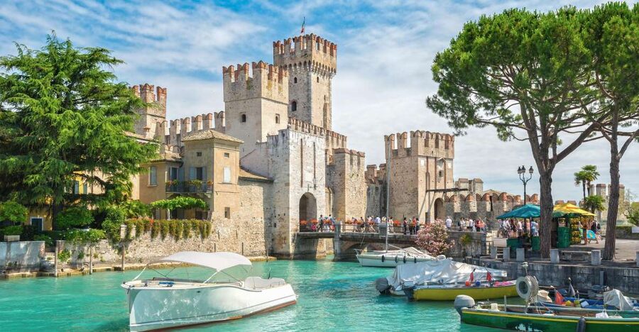 From Milan: Verona, Sirmione and Lake Garda with Boat Cruise - Milan to Verona with air-conditioned comfort and onboard Wi-Fi