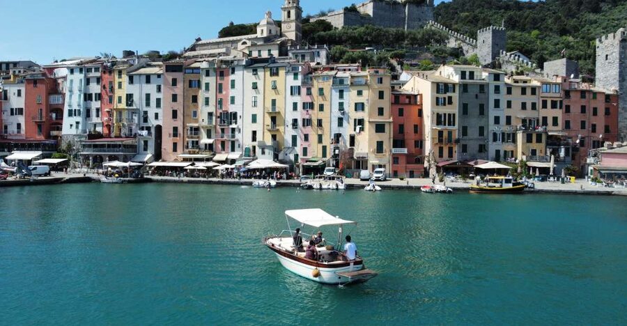 La Spezia: 3h Boat Tour Portovenere / Lerici / 3 Islands - Grotta di Lord Byron: the scenic photo stop with a quick story feel