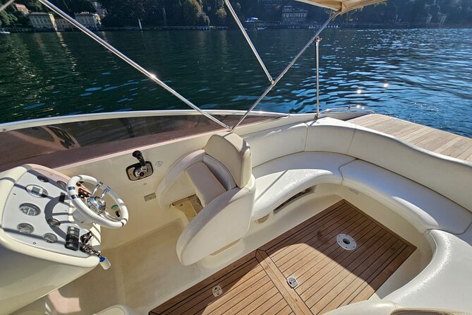 Lake Como Shared Boat Tour and Aperitif with Prosecco - Captains and guides matter more than you think on a boat
