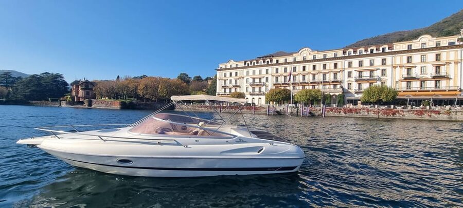 Lake Como: Shared or Private 2 Hours Boat Tour with Aperitif - Getting on board at SantAgostino Dock, in front of Lario bar