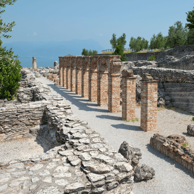 Lake Garda: between Sirmione and Desenzano del Garda - Scaliger Castle in Sirmione, the fortress start that gives you immediate lake views