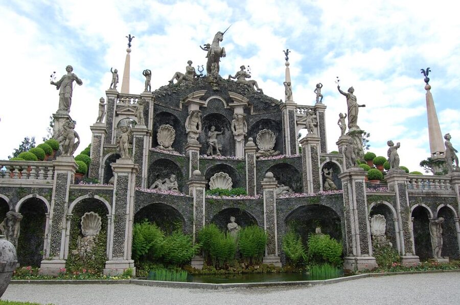 Lake Maggiore: Borromean Islands Tickets with Boat Transfer - Hop-on hop-off speedboat, onboard commentary, and timing