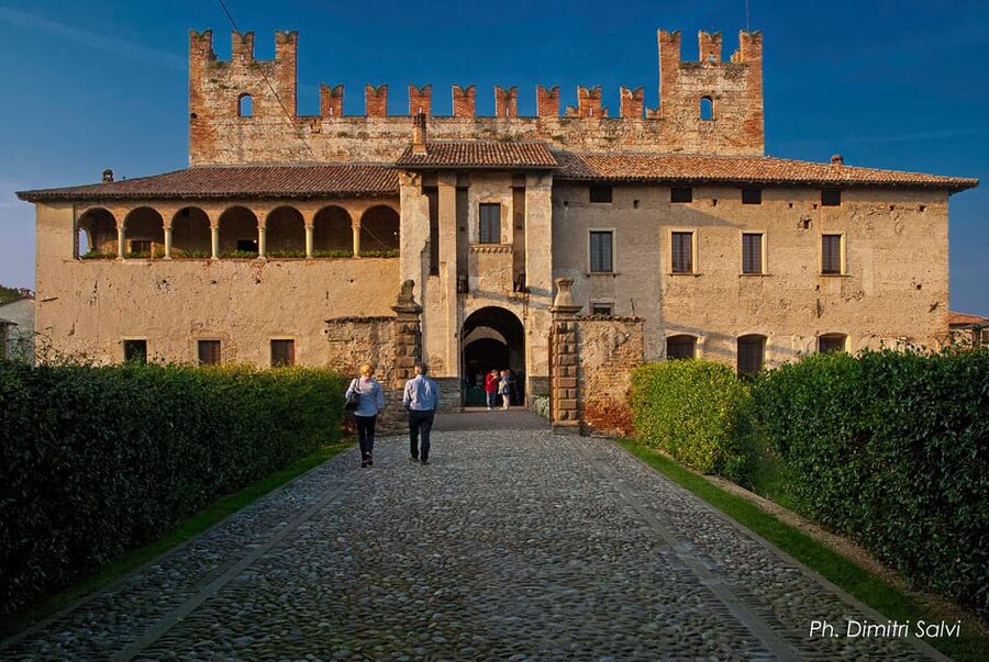Malpaga Castle ticket with audioguide included - How the Malpaga Castle Experience app audio guide works
