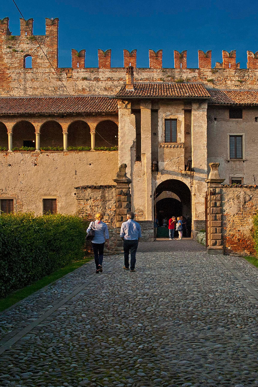 Malpaga Castle ticket with audioguide included - What you’ll see: frescoes from 1300 to 1600, room by room