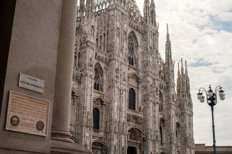 Milan: Best of City Walking Tour with Last Supper Tickets - Teatro alla Scala: opera glamour with city context