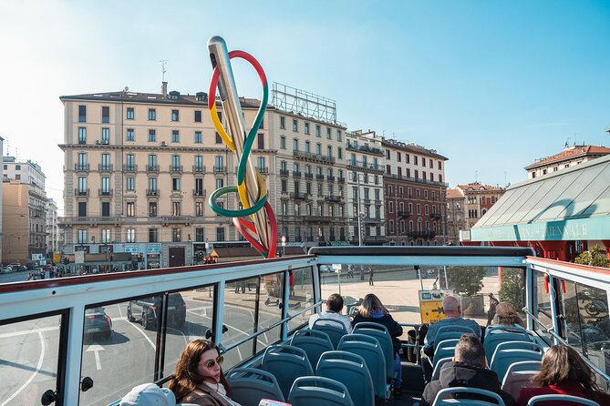 Milan: Best of Skip-the-Line Duomo Rooftops Guided Tour - Guides, headsets, and how to handle the one thing that can go wrong