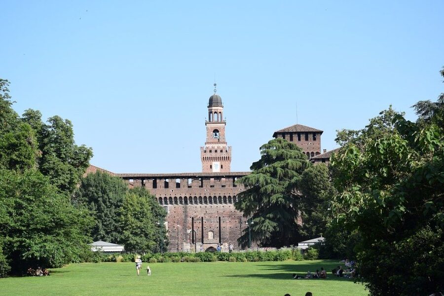Milan: Best of the Highlights Walking Tour - How the 2-hour format keeps you oriented
