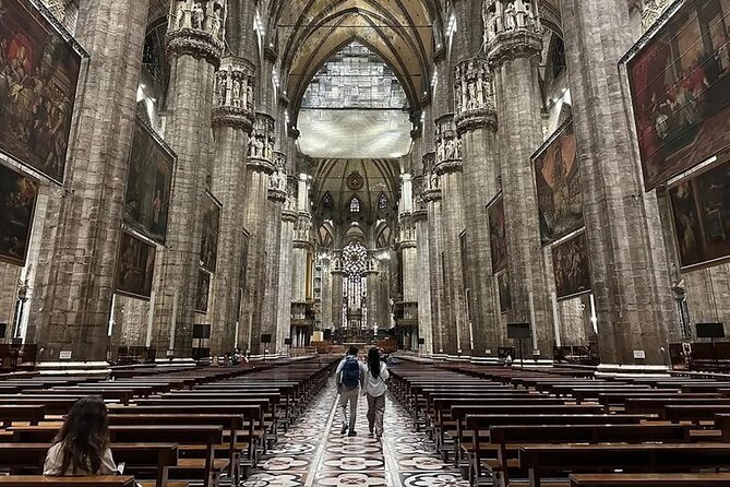 Milan: Cathedral and Terraces Guided Tour with Tickets - Start in the Galleria, then walk straight into the story of Milan
