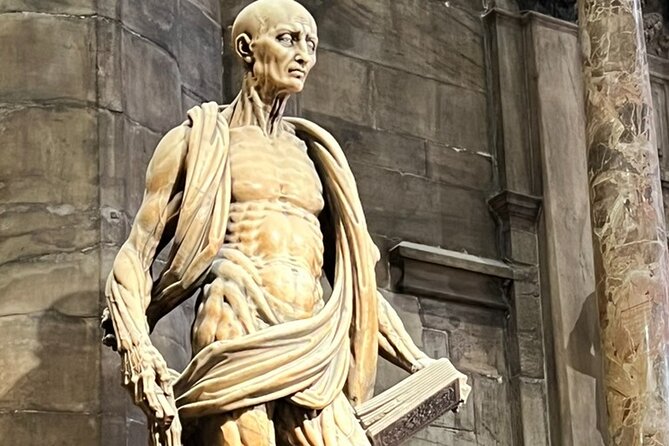 Milan: Cathedral and Terraces Guided Tour with Tickets - Duomo Square: where the tour finally turns into awe