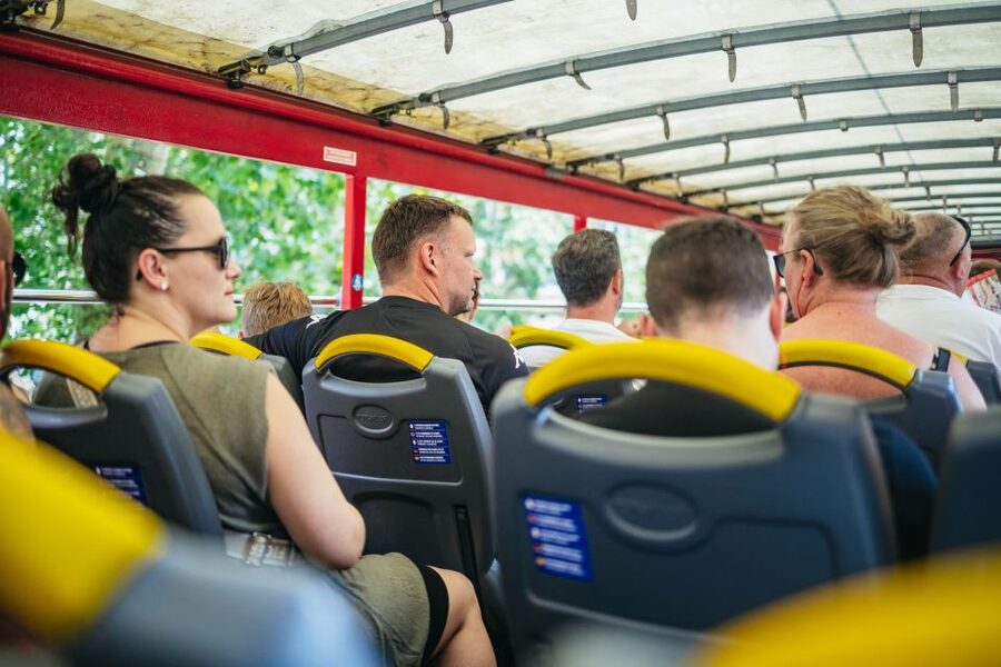 Milan: City Sightseeing Hop-On Hop-Off Bus with Audio Guide - Line B: Duomo to Stazione Centrale and the tree-lined feel near Porta Venezia