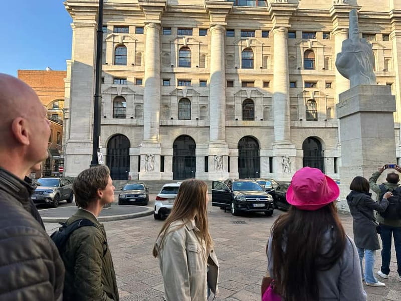 Milan: Delicious Food Tour and City Center Sightseeing - Piazza Mercanti and Piazza del Duomo: closing the loop with Milan’s biggest focal point