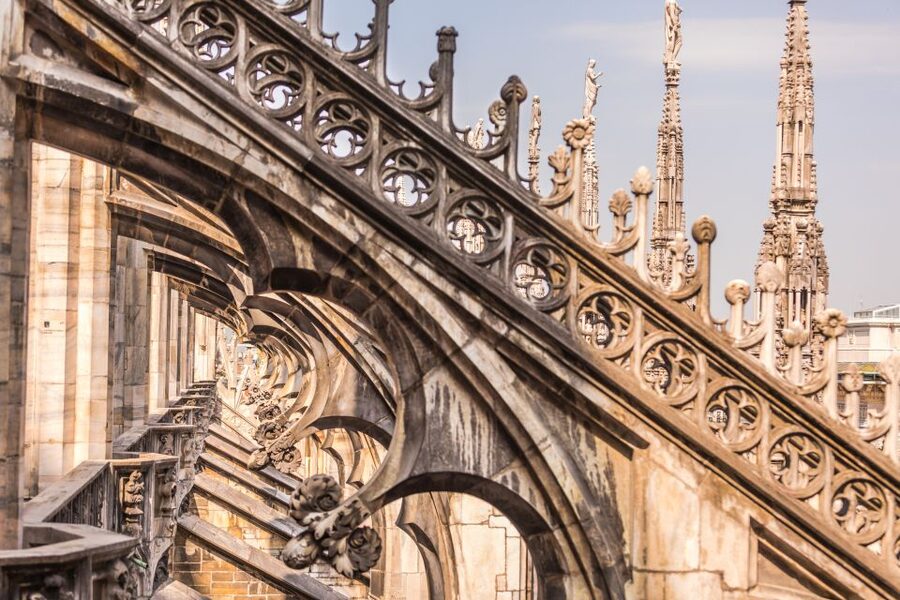 Milan Duomo and Rooftop 2-Hour Guided Tour - Descent rules and why stairs might be your ride back down