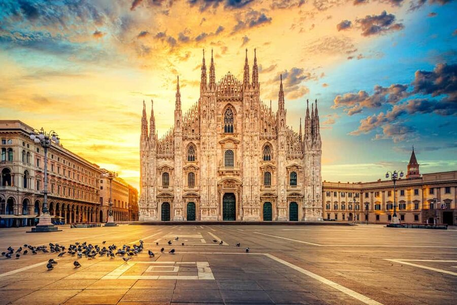 Milan Duomo Cathedral and Rooftop Terrace Guided Tour - Why the rooftop terrace is the real Milan moment