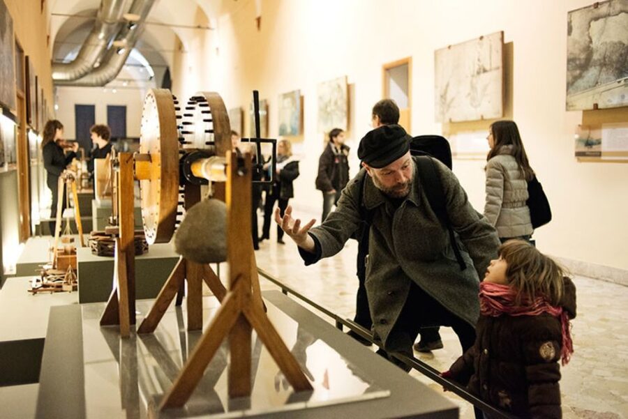 Milan: Duomo & Gelato. Private Family Tour Designed for Kids - Galleria break with a guided story of how Milan shops