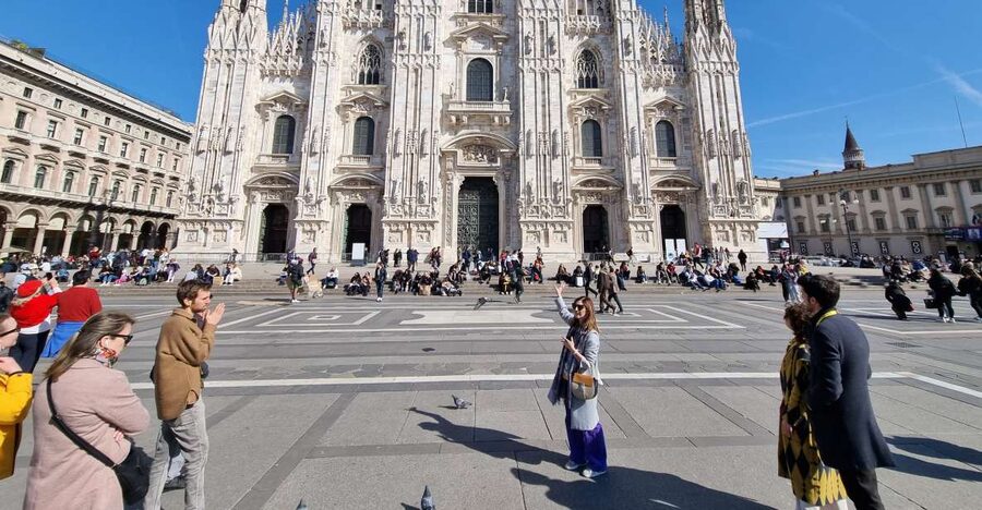 Milan: Duomo Rooftop and Cathedral Guided Tour with Tickets - Duomo Museum and San Gottardo: using the schedule well
