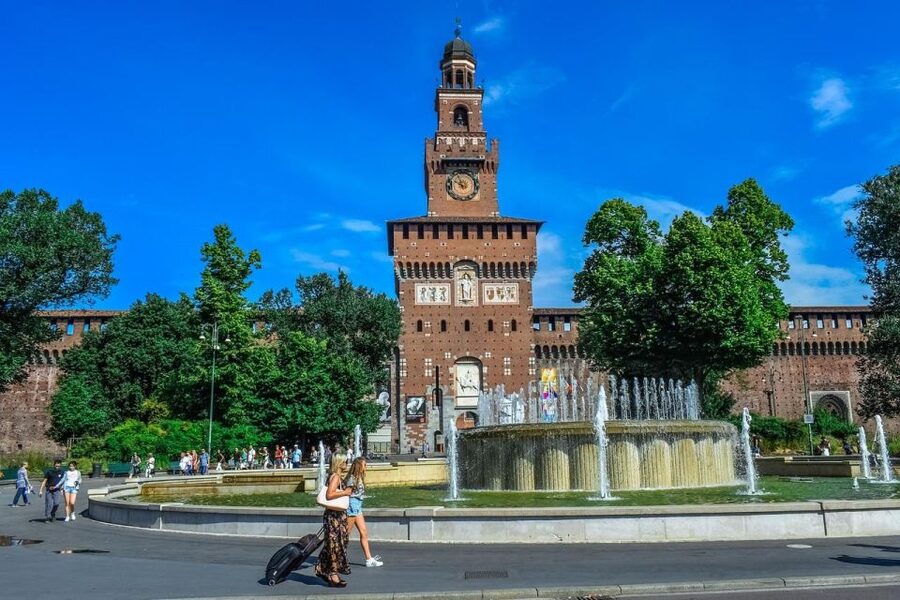 Milan: Duomo, Sforza Castle, and Pieta Guided Tour - Meeting at Camparino in Galleria and How the Walk Flows