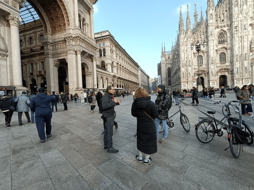Milan: ELECTRIC-Bicycle Tour Live Tour Guide 3 hours & half - Meeting at Cargo Bike Store, Then Getting Your Bearings Fast
