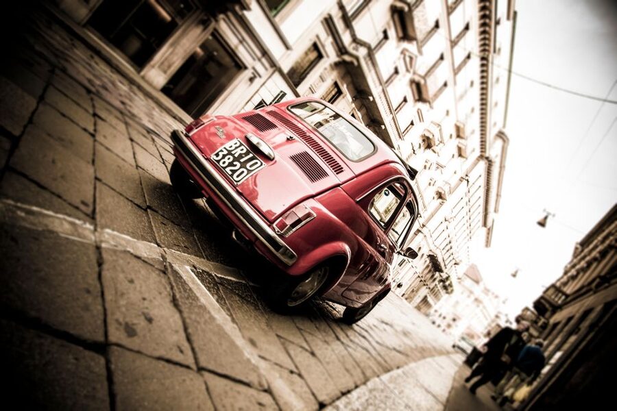 Milan: Fast Tour by Vintage Red Fiat 500 (30 mins, no stop) - Who should book this Milan Fiat 500 tour