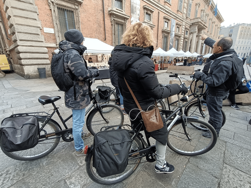 Milan: Guided Bike Tour - Mercanti Square, La Scala Square, and the Galleria Vittorio Emanuele II