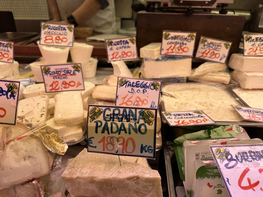 Milan: Guided Street Food Walking Tour with Food Tasting - Sights on Foot: Duomo Area, Piazza Mercanti, and Roman-Era Milan