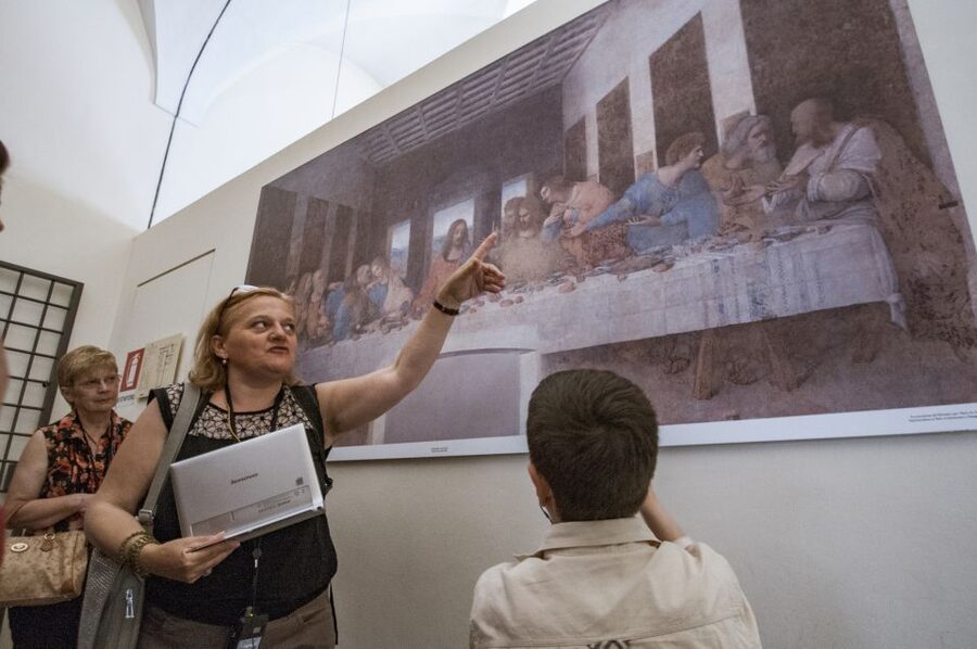 Milan: Guided Walking Tour with Last Supper Skip-the-Line - Piazza della Scala: La Scala outside, plus opera-house context