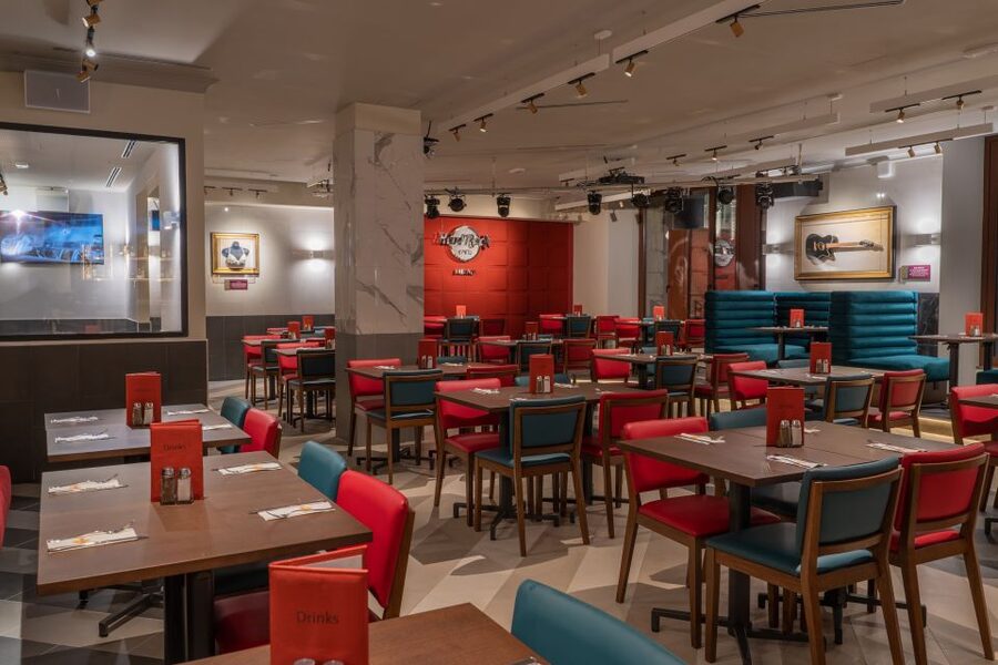Milan: Hard Rock Cafe with Set Menu for Lunch or Dinner - Skip the ticket line, then order and eat