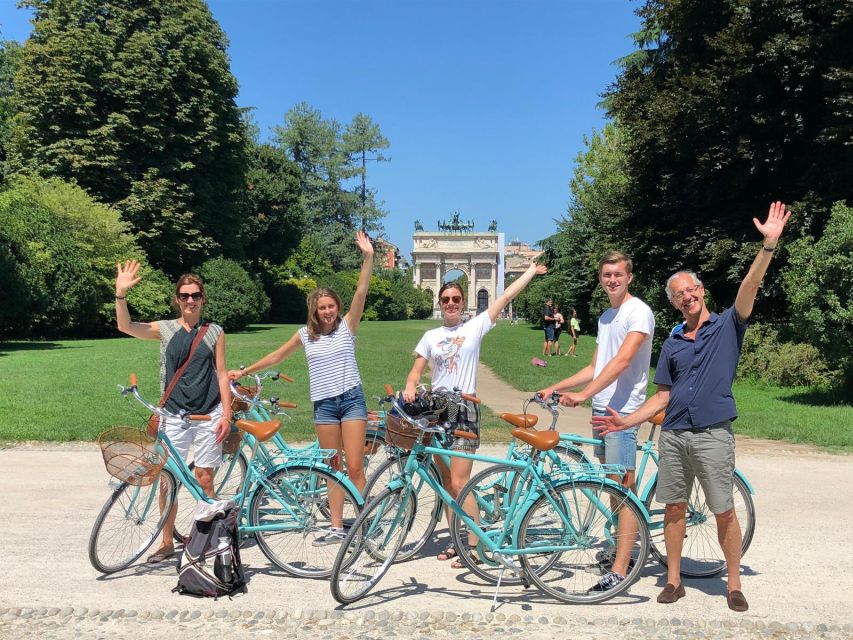 Milan: Highlights and Hidden Gems Guided Bike Tour - Porta Nuova and Modern Milan: A Needed Contrast