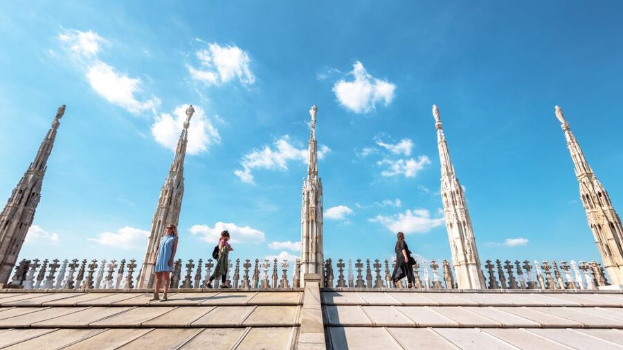 Milan: Highlights Guided Tour and Duomo Priority Access Tour - Piazzale Cadorna to Parco Sempione and Castello Sforzesco