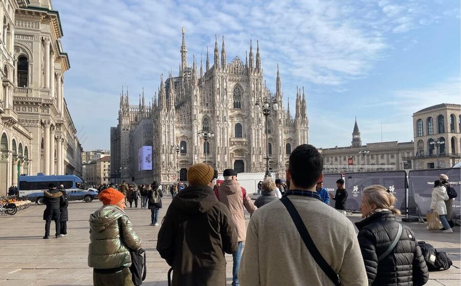 Milan: History & Street Food Tour with Wine Tasting - The Local Bakery Stop: Your First Milan Bite