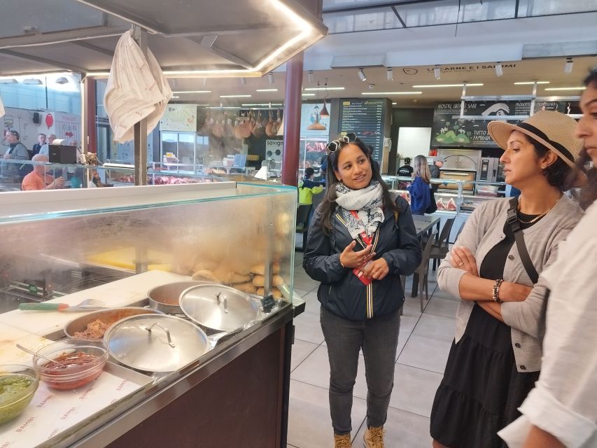 Milan: History & Street Food Tour with Wine Tasting - Where You Start in Piazza dei Mercanti, and How the Tour Gets You Moving