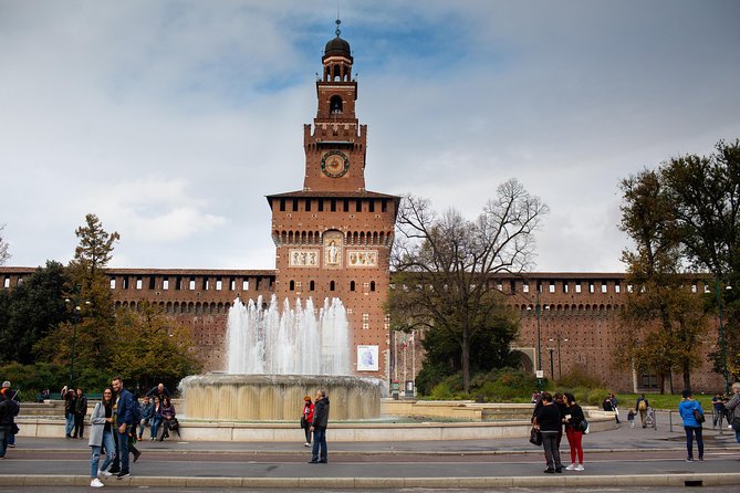 Milan Hop-On Hop-Off Bus Tour with Four Routes - Line B (blue): Palazzo Lombardia, Porta Venezia, and The Last Supper area