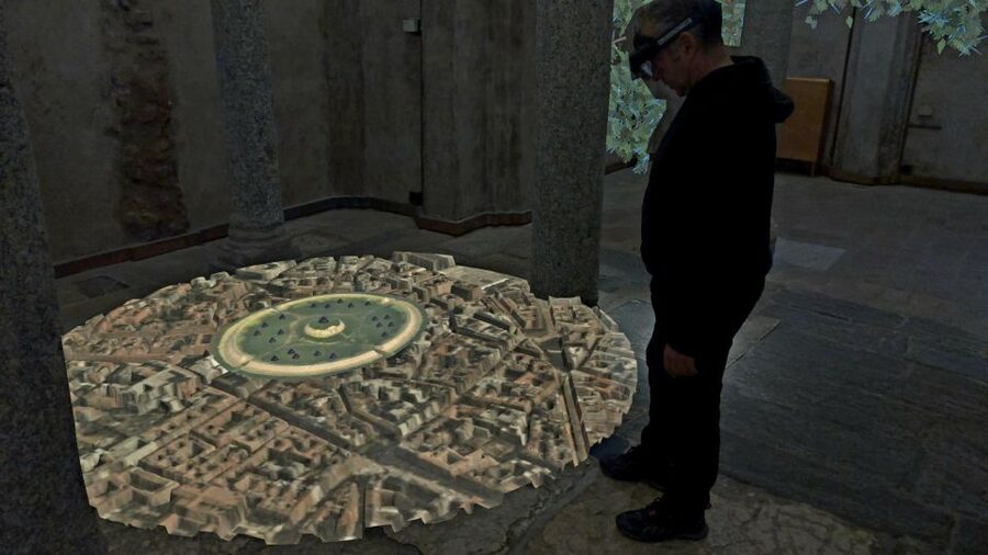 Milan | In the Crypt of time, holographic tour - Finding the entrance inside Pinacoteca Ambrosiana courtyard