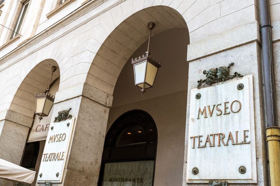 Milan: La Scala Theater & Museum Guided Experience - How the guide experience feels: languages, headsets, and pacing