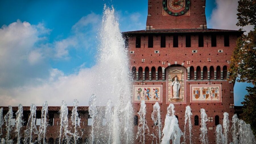 Milan: Leonardo da Vinci Life Walking Tour - Santa Maria delle Grazie: Where the Complex Explains the Art