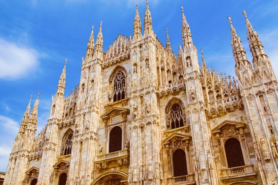 Milan: Milan Cathedral Direct Entrance - Terrace Excluded - Why the Duomo direct entrance saves you real time