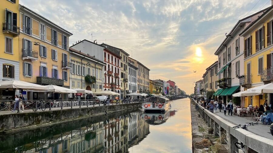 Milan: Navigli District Canal Boat Tour with Aperitivo - Navigli Canal Views Plus Aperitivo, the Simple Formula That Works