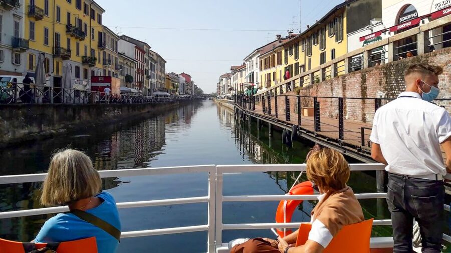 Milan: Navigli District Canal Boat Tour with Aperitivo - Aperitivo Onboard: What You Get, and What to Expect From the Taste