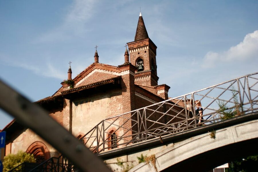 Milan: Navigli District Guided Canal Cruise - What your Italian guide tells you as you sail