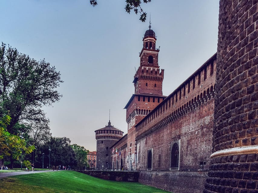 Milan: Night Tour by Bus - Price and Logistics for a 75-Minute Milan Night Loop