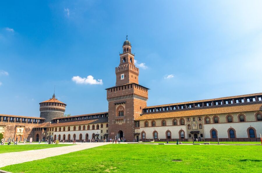 Milan: Old Town Highlights Private Guided Tour - Sforza Castle Museums in the 4-hour and 6-hour options