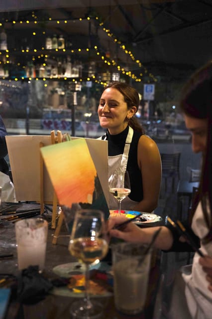 Milan: Paint 'n Sip Class - Starting with wine and snacks, then easing into painting