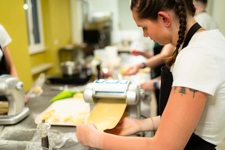 Milan: Pasta, Gnocchi and Tiramisù Cooking Class with Wine - Key highlights at a glance