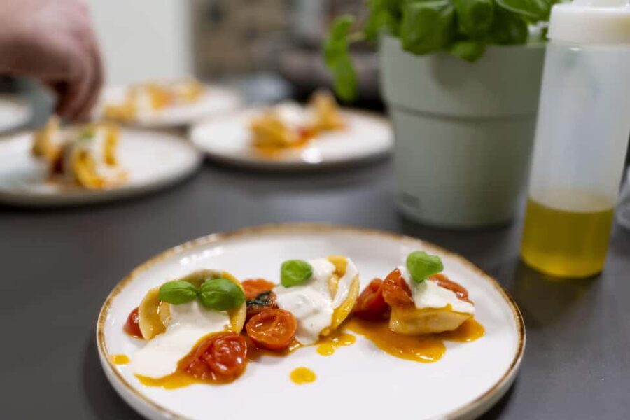 Milan: Pasta, Gnocchi and Tiramisù Cooking Class with Wine - Wine tasting with white and red Italian wines
