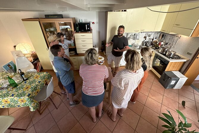 Milan: Pasta, Tiramisu, Cooking Class! Learning Premium Products! - First Stop: Olive Oil and Aged Balsamic Vinegar Tasting That Teaches You How to Choose