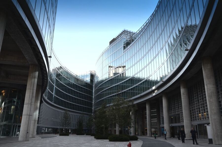 Milan: Piazza Gae Aulenti and Pelli Tower Walking Tour - Modern Milan on foot: why this tour works so well