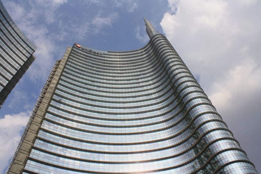 Milan: Piazza Gae Aulenti and Pelli Tower Walking Tour - Getting oriented: meeting at Sondrio and Palazzo Lombardia first